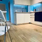 Modern Turquoise Apartment/Free Wifi