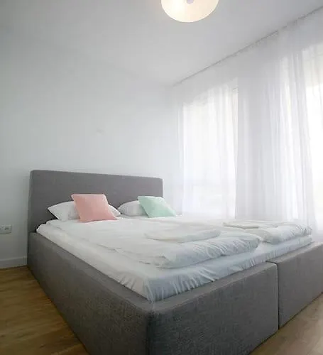 Modern Turquoise Apartment/Free Wifi