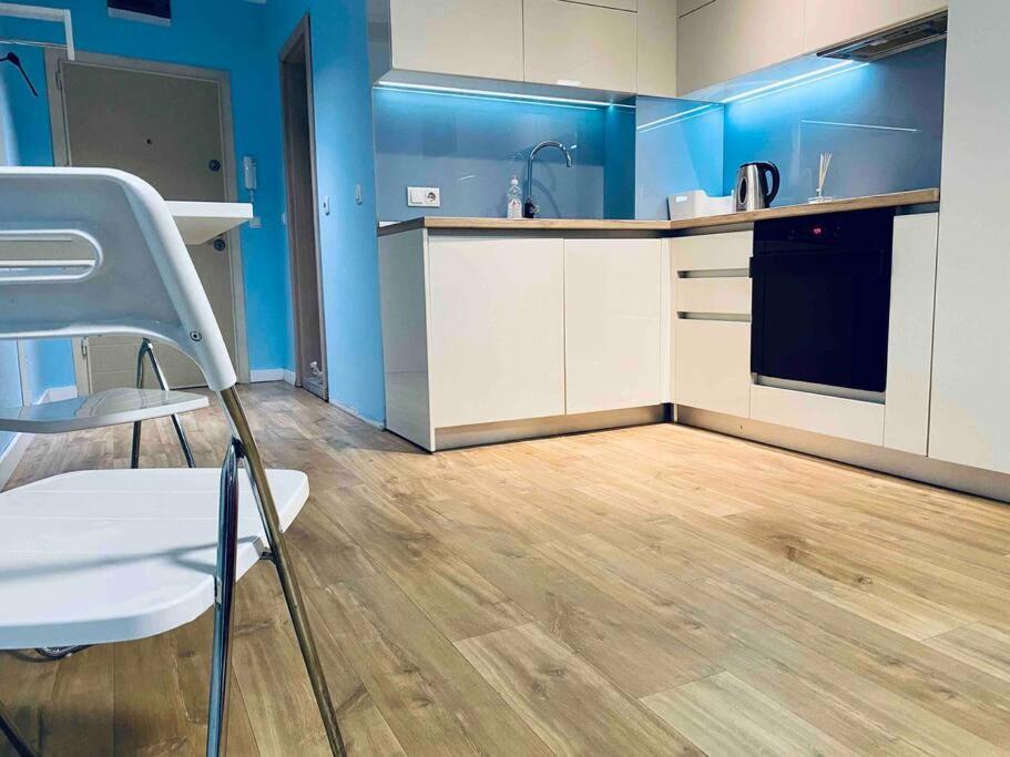Apartamento Modern Turquoise Apartment/free Wifi