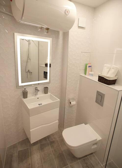 Modern Turquoise Apartment/free Wifi Apartamento