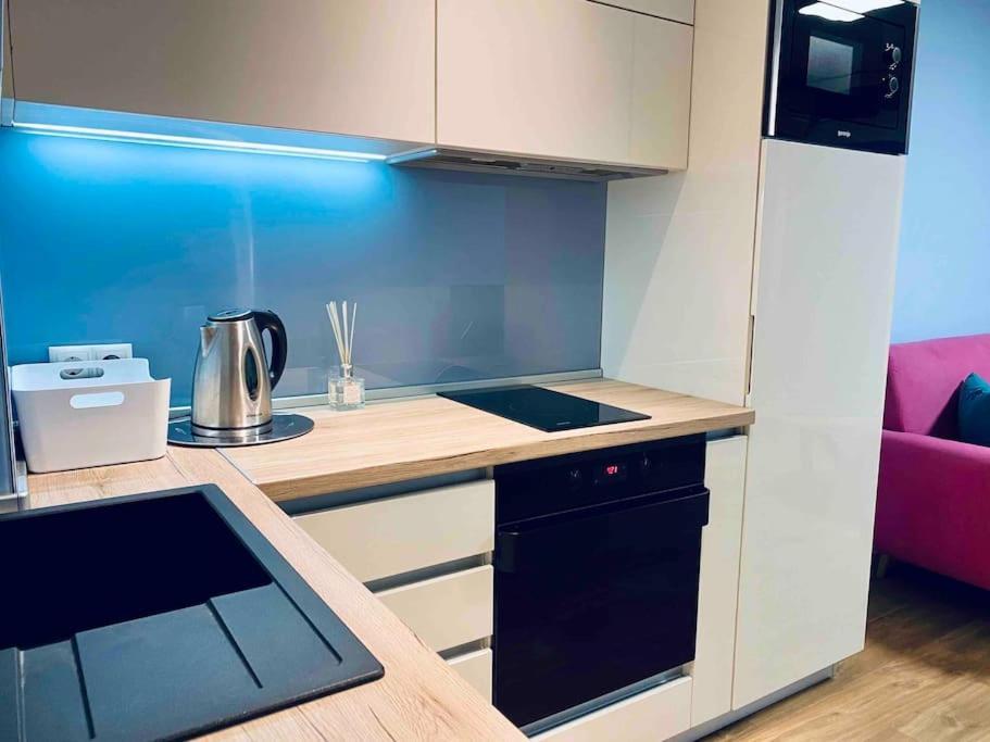 Modern Turquoise Apartment/free Wifi Apartamento Sofía