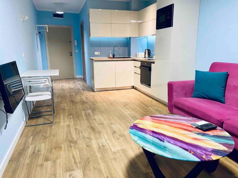 Apartamento Modern Turquoise Apartment/free Wifi